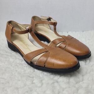 Vtg Salvatore Ferragamo Women’s T-Strap Sandals Size 7B Brown Pebble Leather